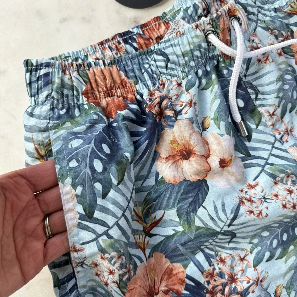 NEW Franks Australia Swim Trunks Maui Sky Floral Small Lined $89‎ White Lotus